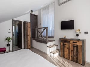 thumbnail: Interior