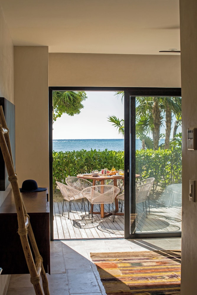 Beach/ocean view