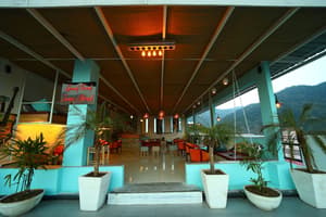 thumbnail: Restaurant