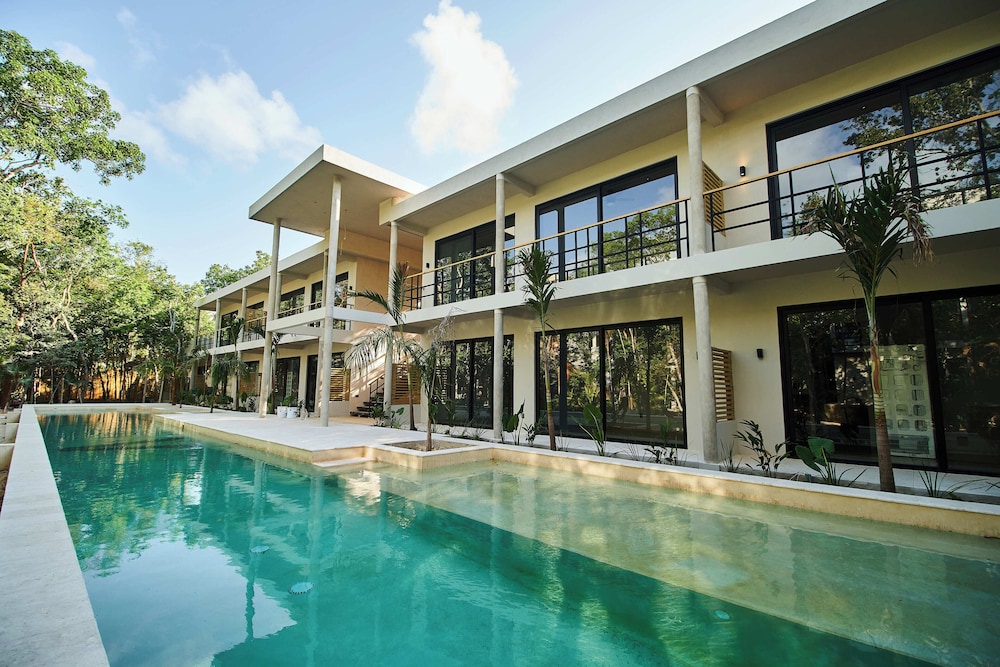 Private pool