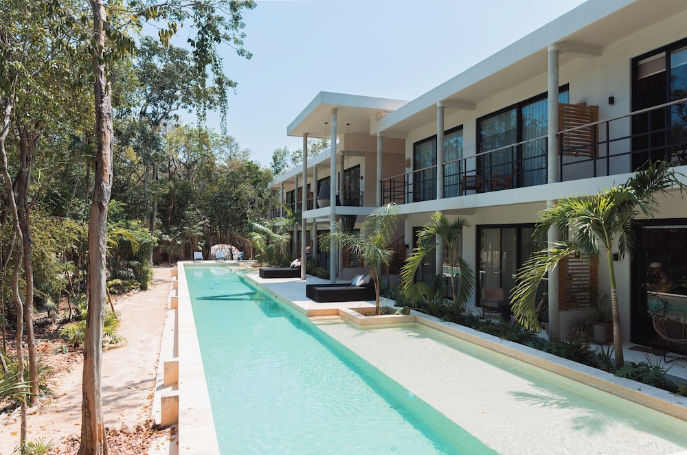 Private pool