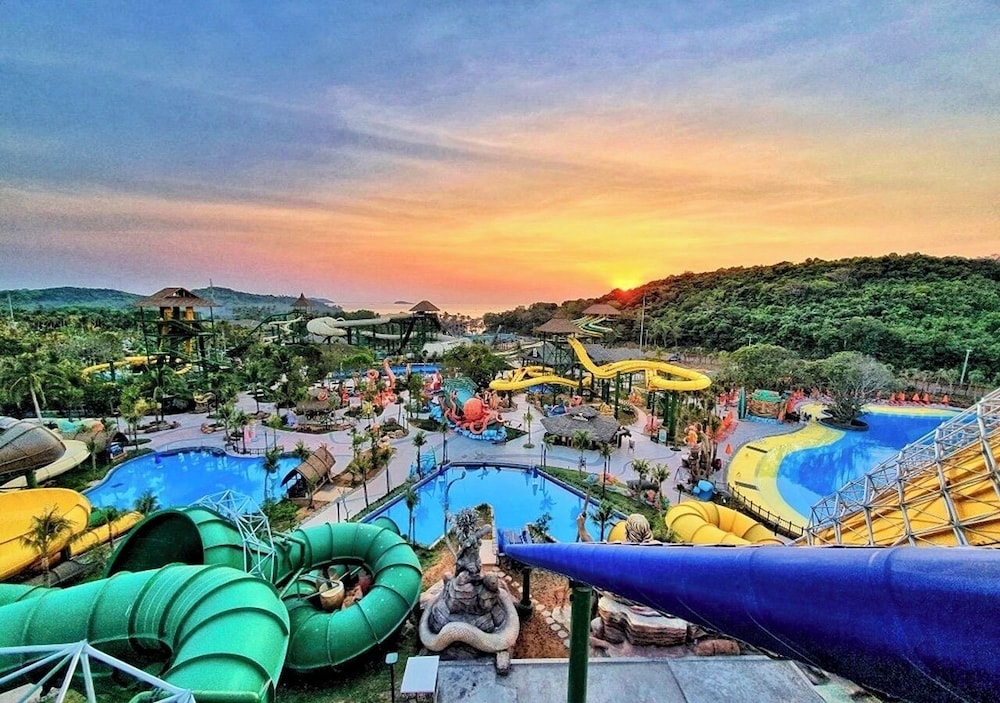 Children's play area - outdoor
