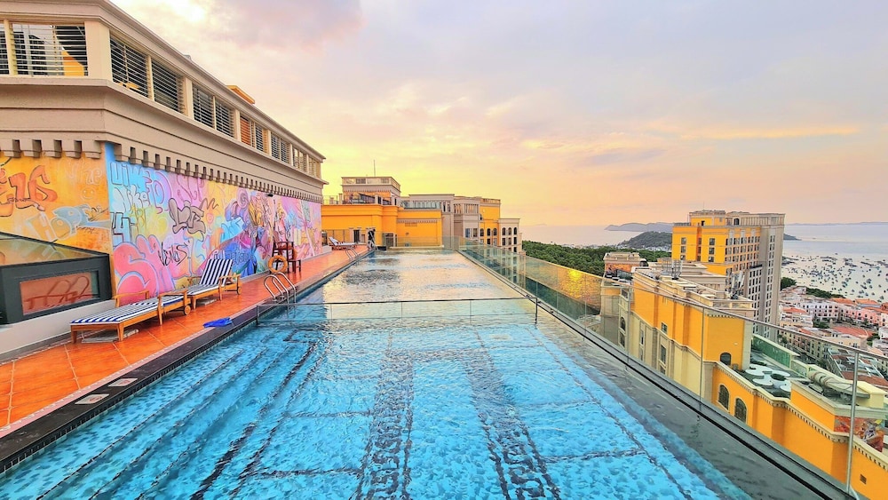 Rooftop pool