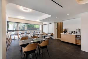 thumbnail: Breakfast area