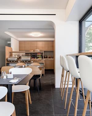 thumbnail: Breakfast area
