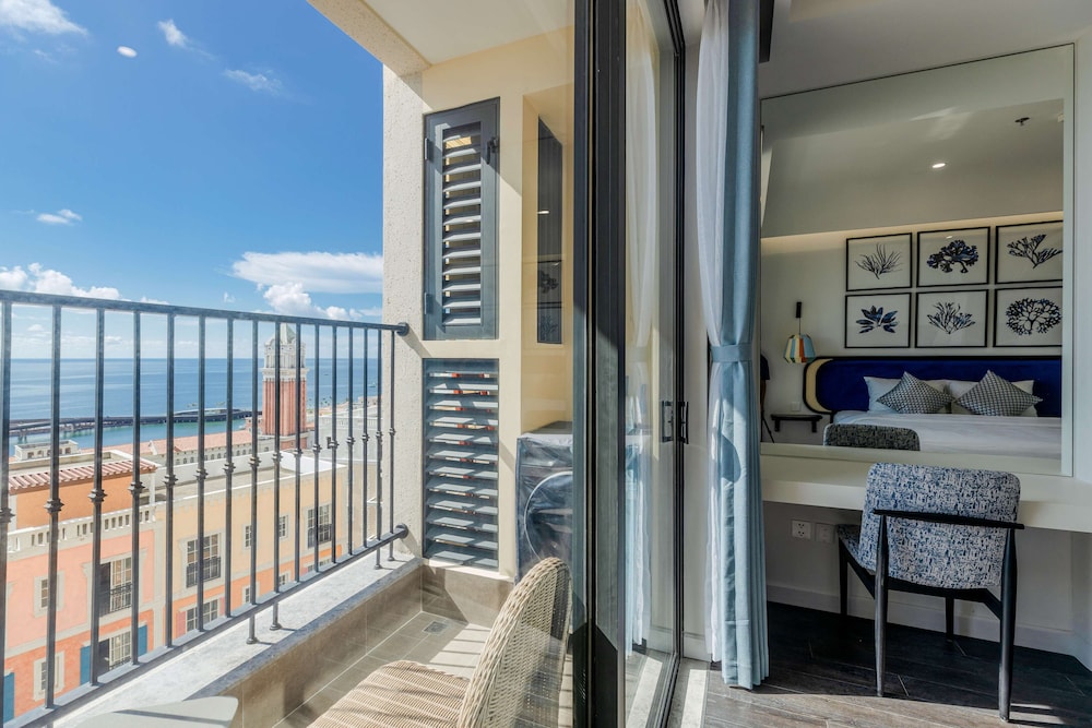 Beach/ocean view