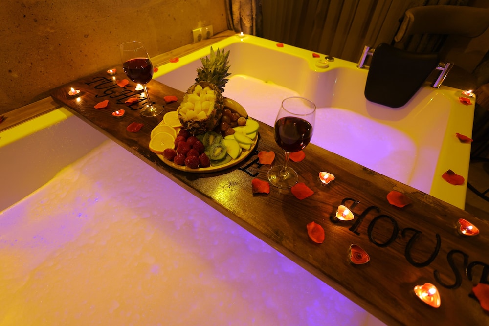 Jetted tub