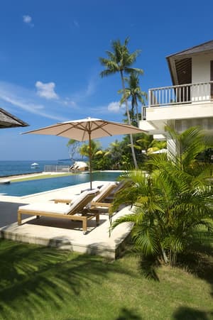 thumbnail: Front of property