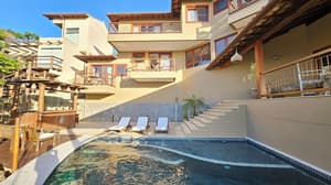thumbnail: Front of property