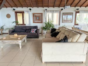 thumbnail: Lobby sitting area