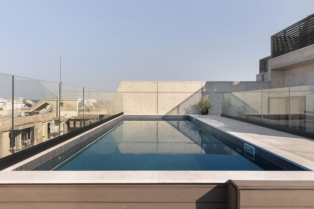 Rooftop pool