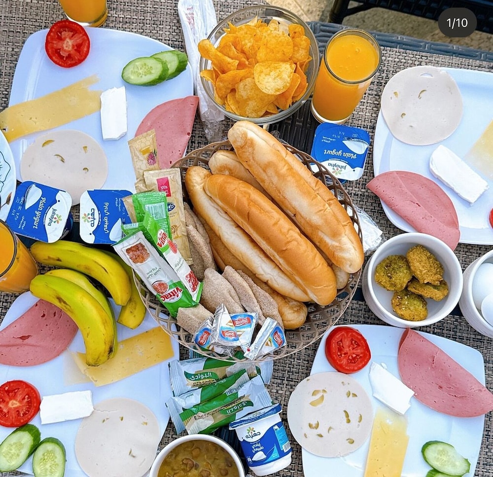 Breakfast meal
