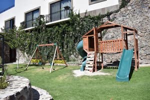 thumbnail: Exterior