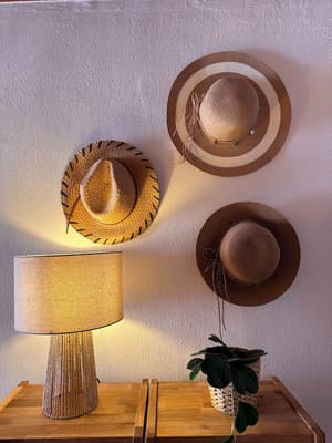thumbnail: Interior detail