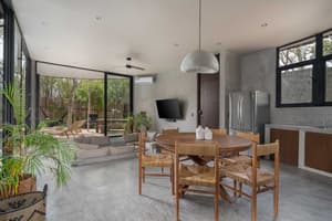 thumbnail: Dining room