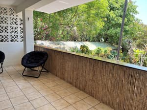 thumbnail: Interior entrance