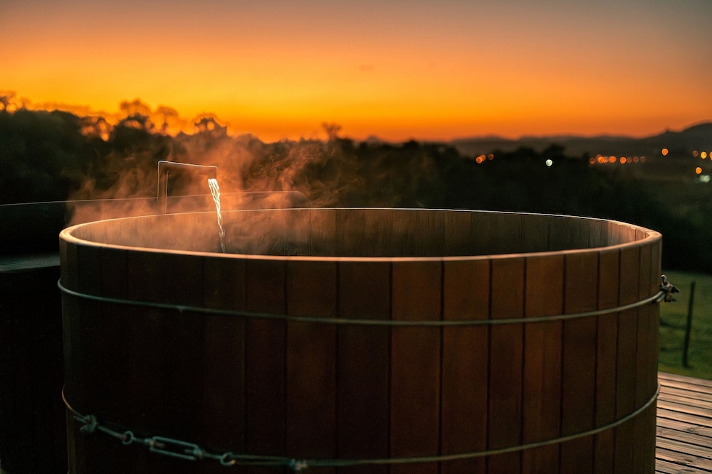 Private spa tub