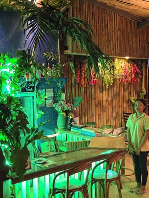thumbnail: Restaurant