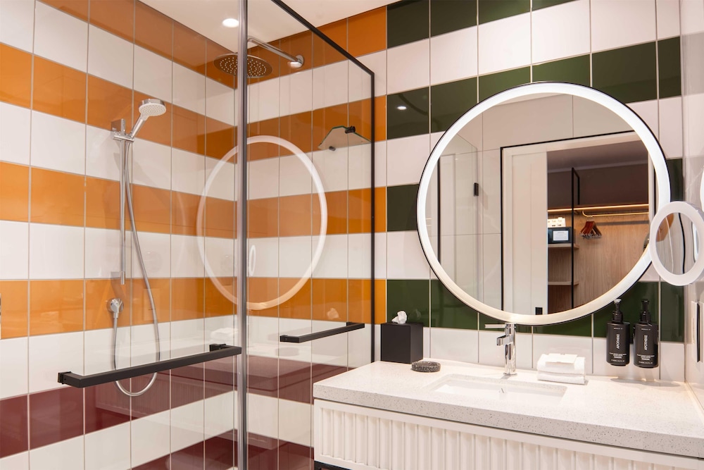 Bathroom shower