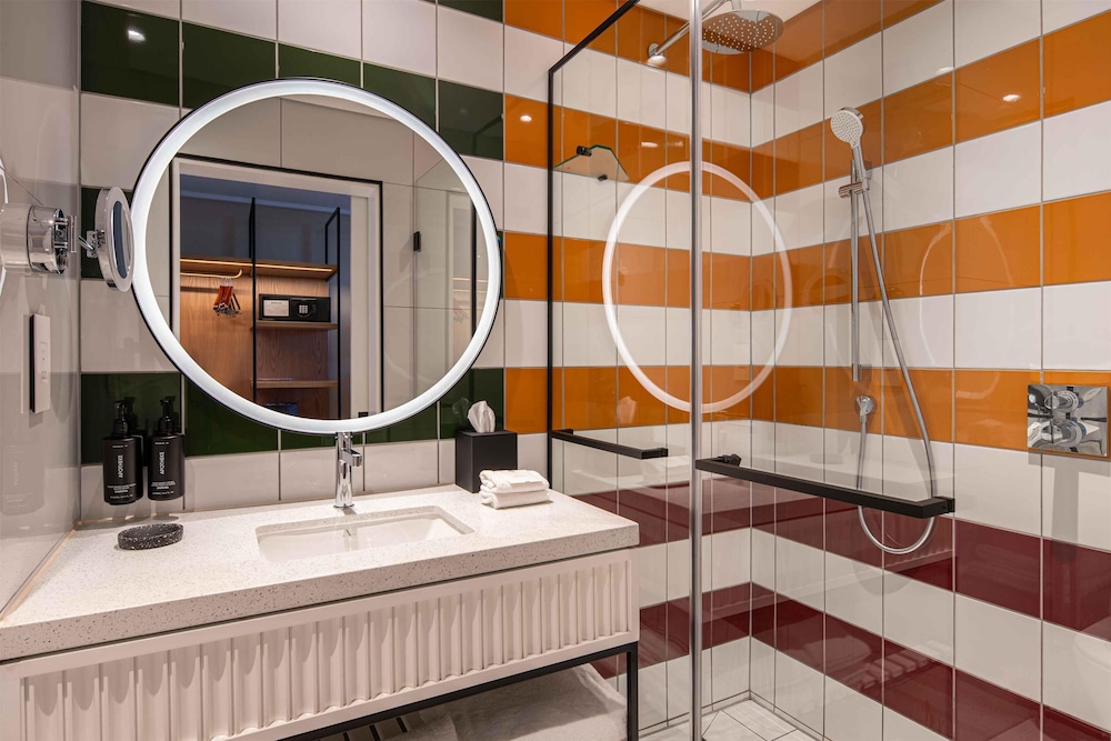 Bathroom shower