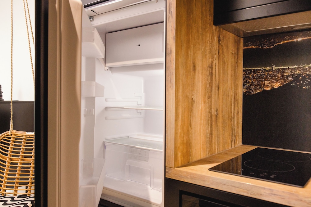 Mini-refrigerator