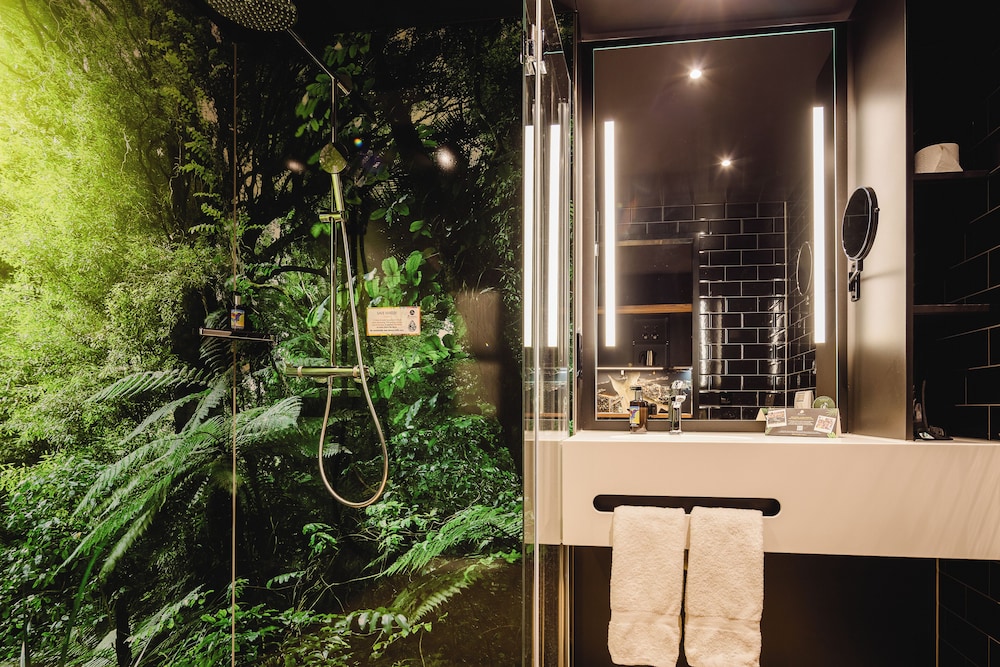 Bathroom shower