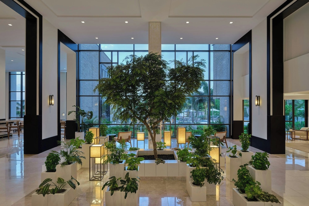 Lobby lounge