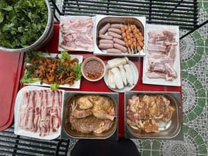 thumbnail: Outdoor dining