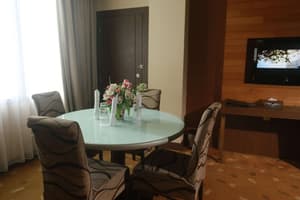 thumbnail: In-room dining