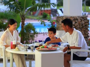 thumbnail: Restaurant