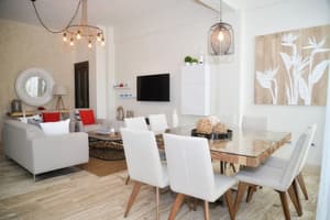thumbnail: In-room dining