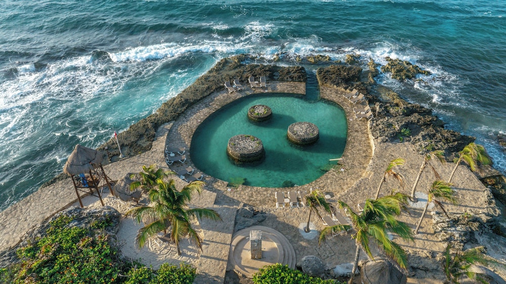 Natural pool