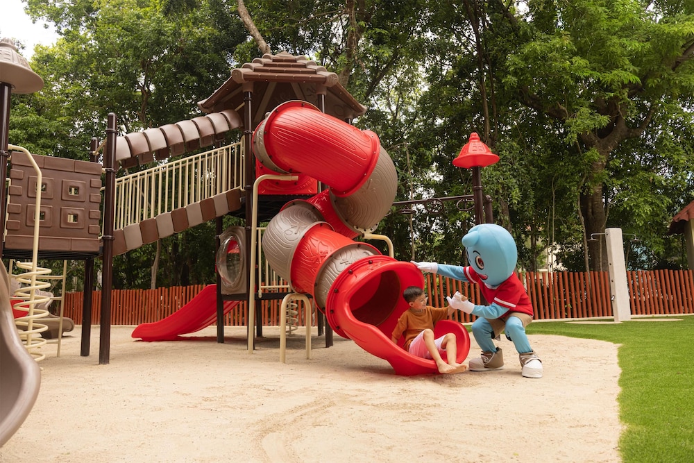 Children's play area - outdoor