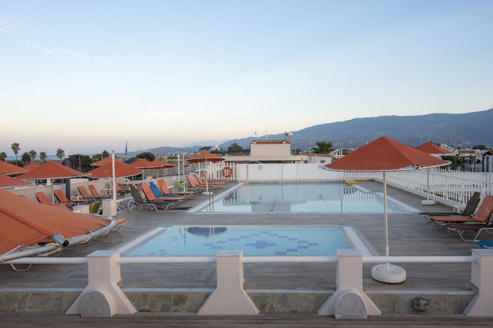 Rooftop pool