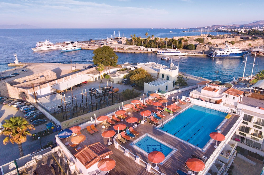 Rooftop pool