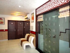 thumbnail: Interior entrance