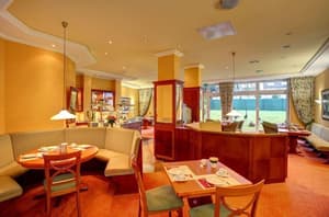 thumbnail: Breakfast area