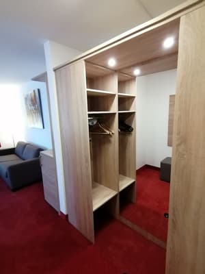thumbnail: Wardrobe