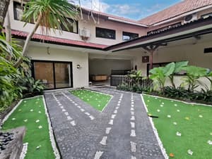thumbnail: Garden view