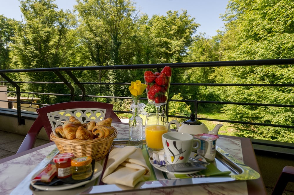 Room service - dining