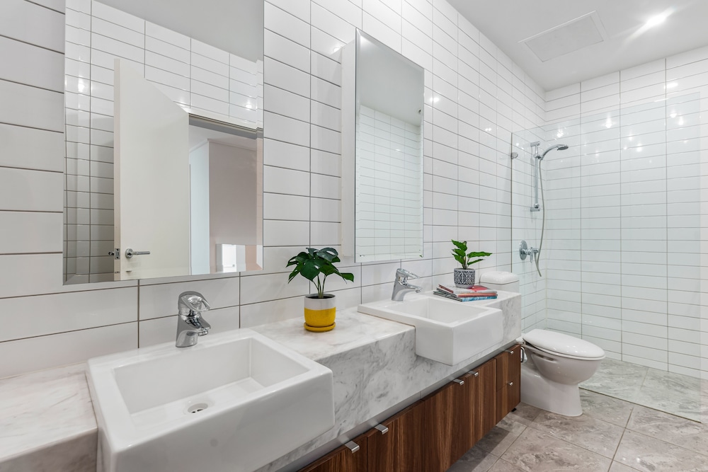 Bathroom shower