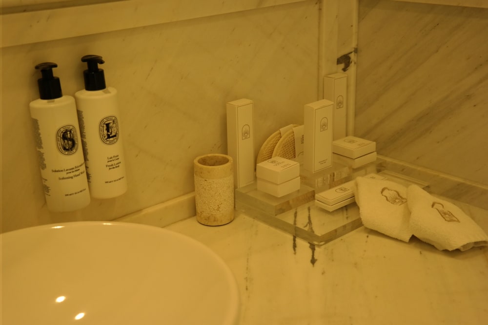 Bathroom amenities
