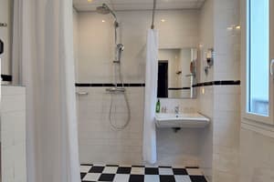 thumbnail: Bathroom