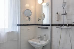 thumbnail: Bathroom