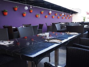 thumbnail: Outdoor dining