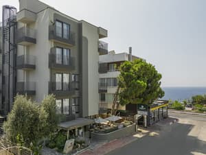 thumbnail: Front of property