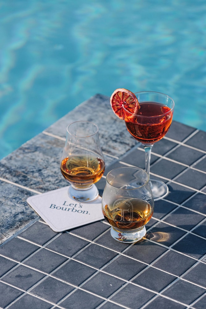 Poolside bar
