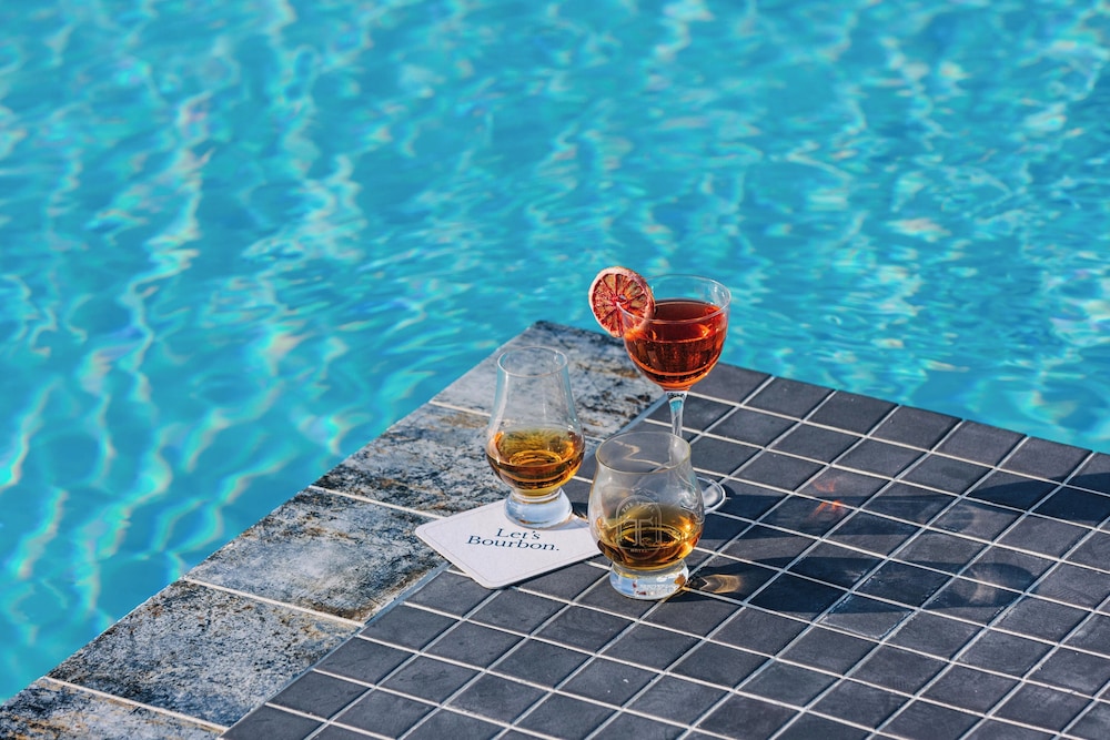 Poolside bar