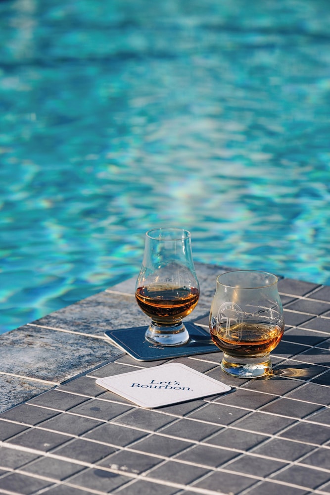 Poolside bar