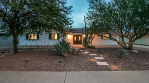 thumbnail: Front of property